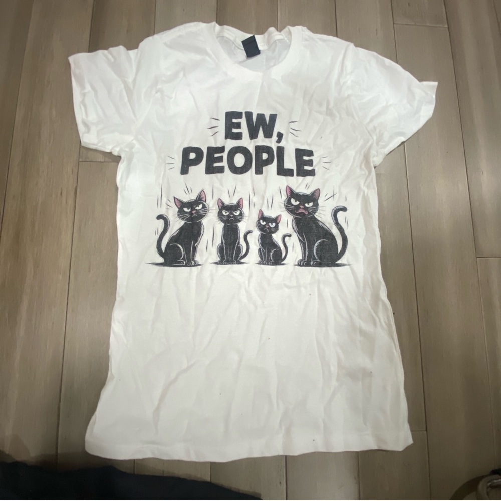 New 😻EW PEOPLE T-Shirt with Black Cat Design from Venice Italy